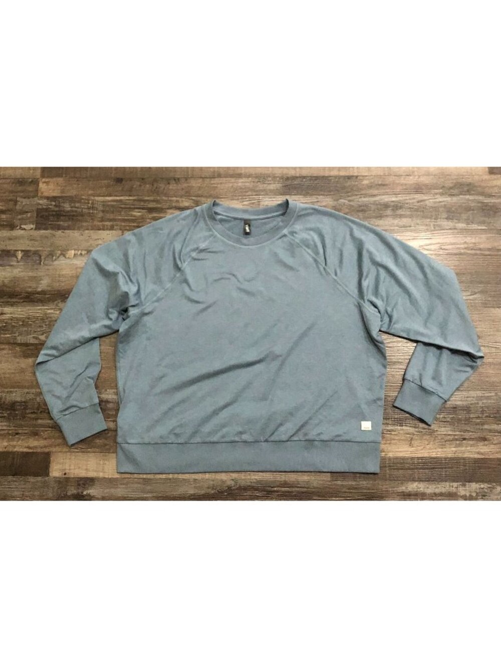Vuori Womens Large Blue Long Sleeve Crewneck Shirt Lightweight Sweatshirt